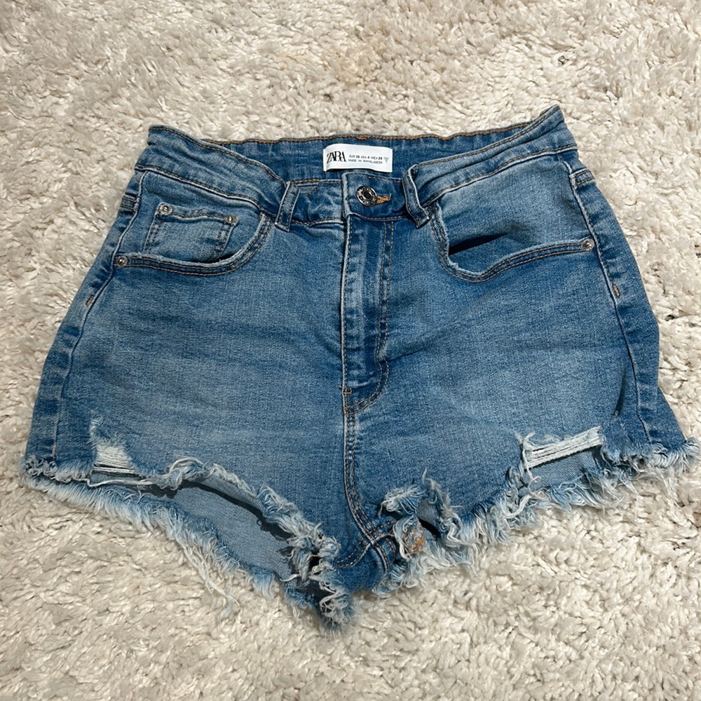 ZARA jean shorts size 4 light wash
